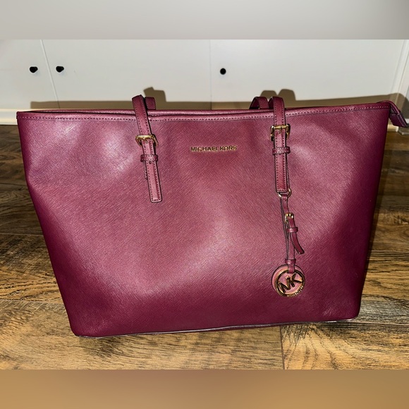 EUC Michael Kors tote